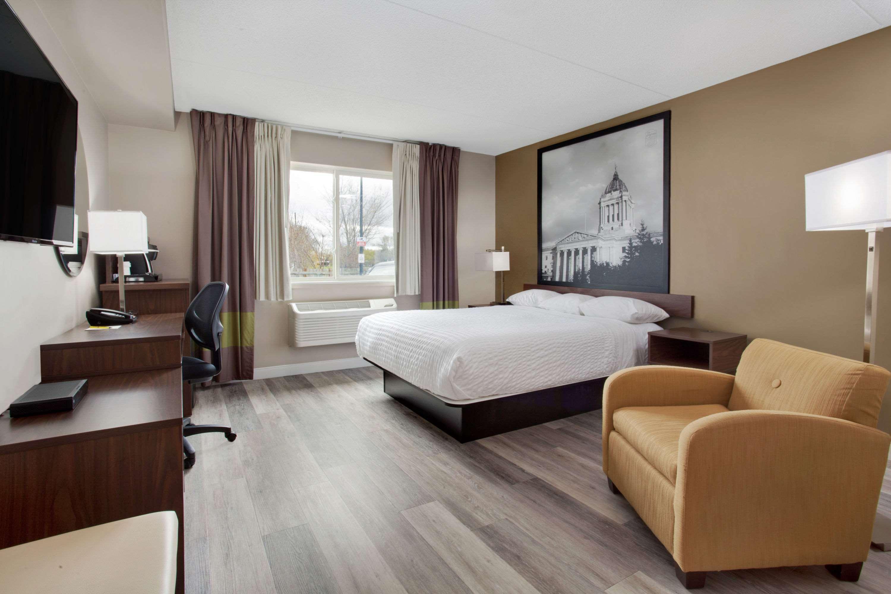 Super 8 by Wyndham Winnipeg West Exterior foto