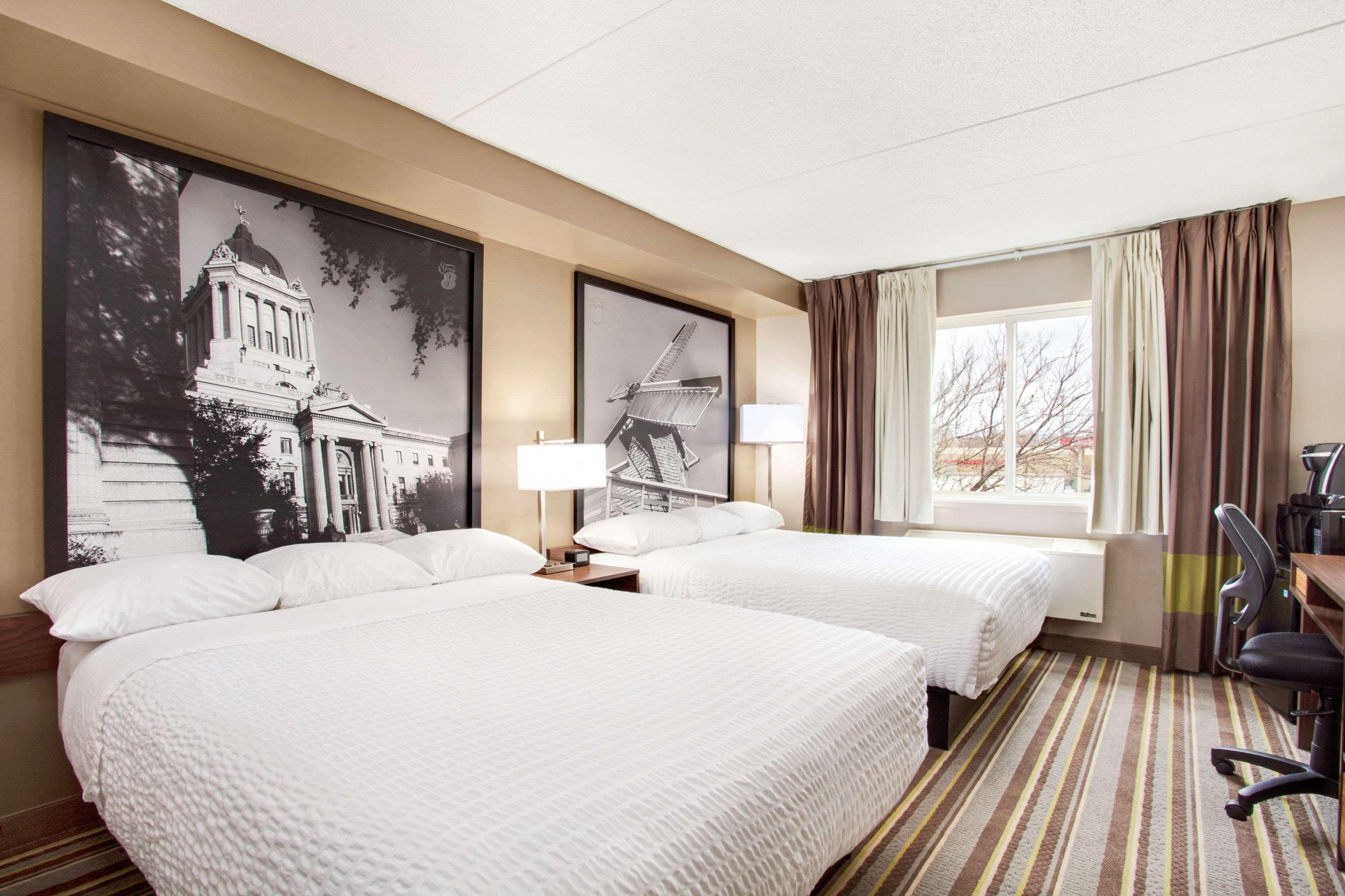 Super 8 by Wyndham Winnipeg West Exterior foto
